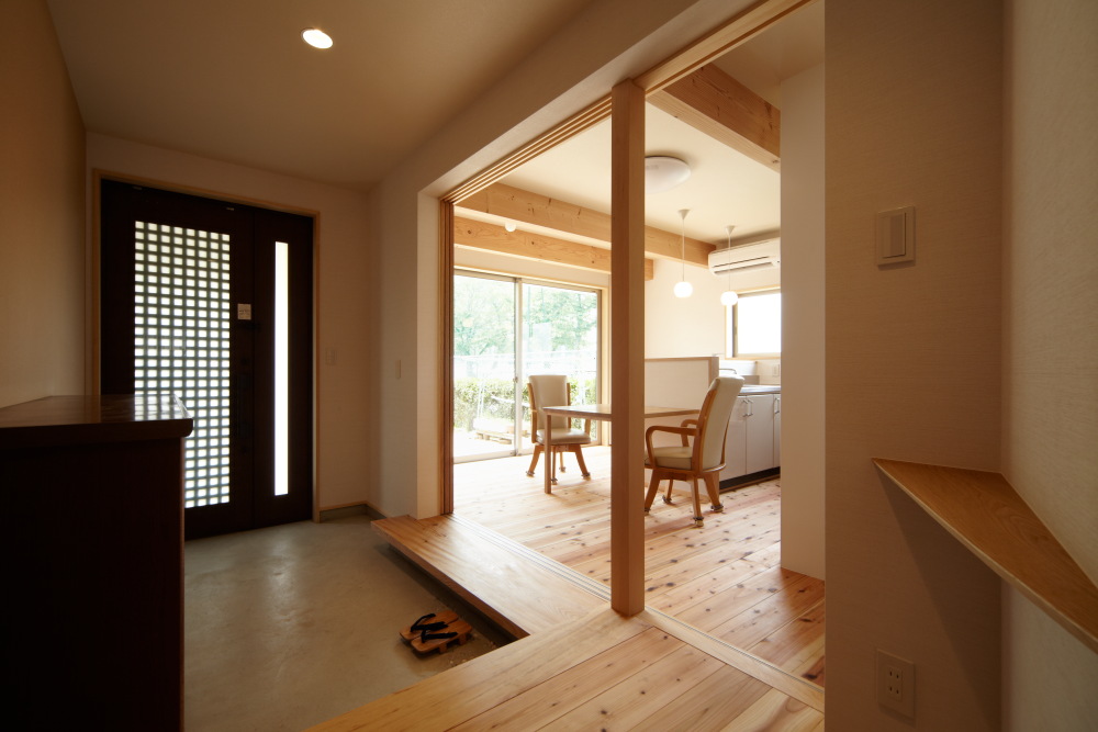 土間でつながる家